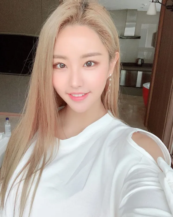 Outcall KL Escort Avatar Bg