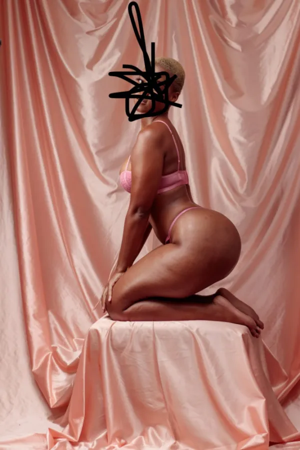 Lucy Massages Avatar Bg