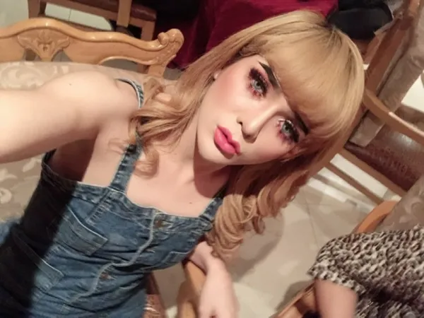July Ladyboy Avatar Bg