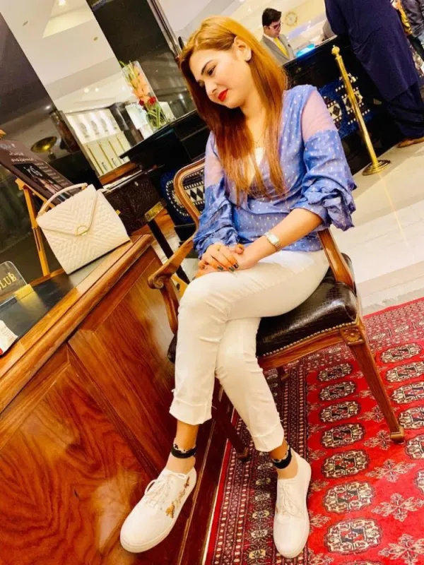 Naina Avatar Bg