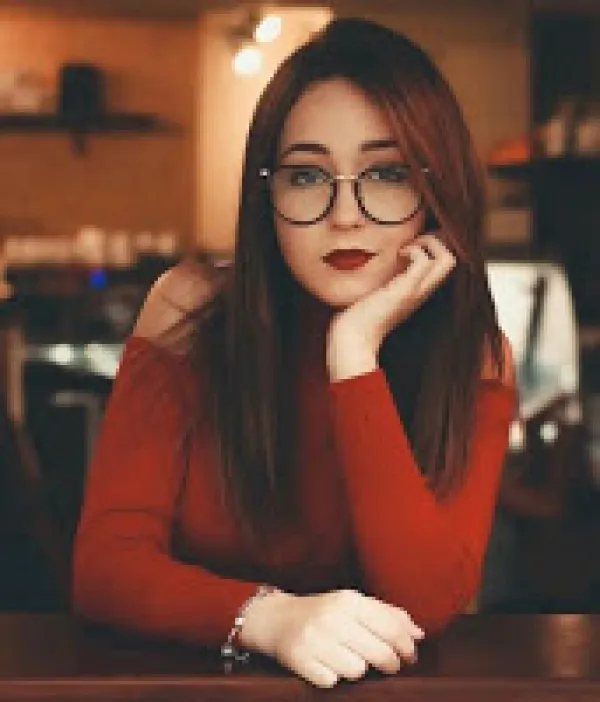 Naina Avatar Bg