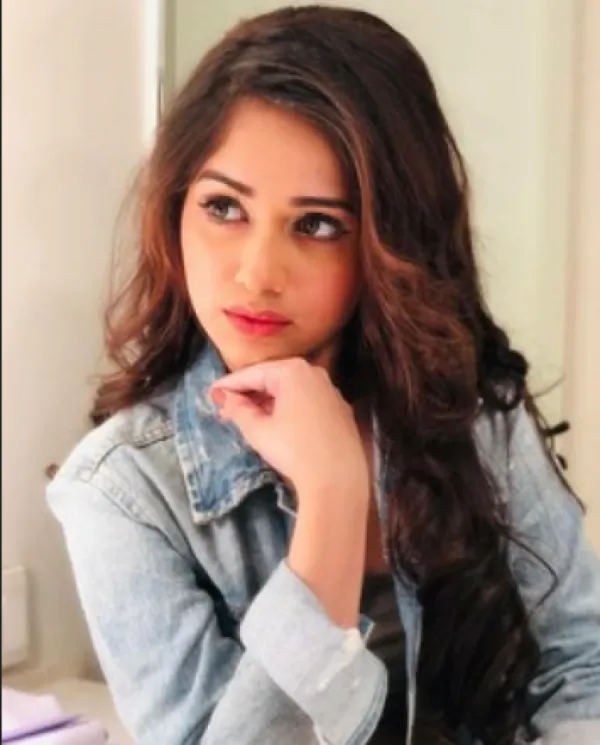 Naina Avatar Bg