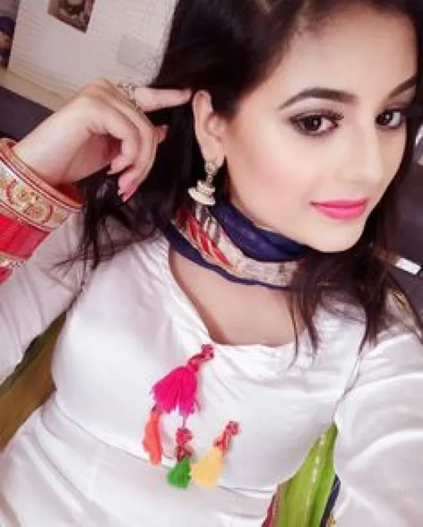 Naina Avatar Bg