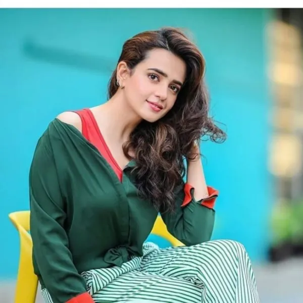 Naina Avatar Bg