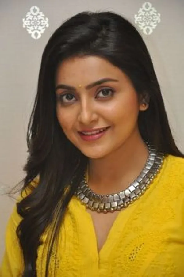 Naina Avatar Bg
