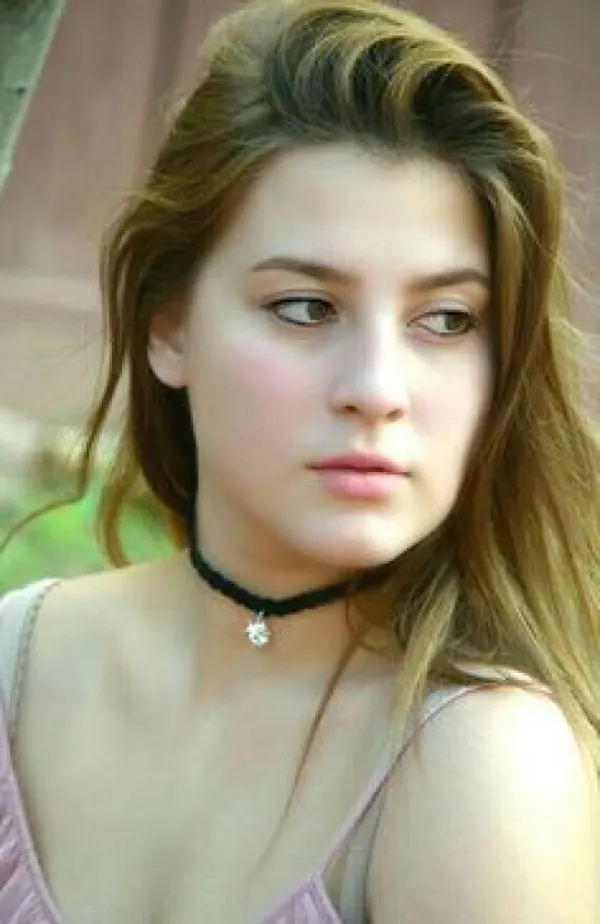 Naina Avatar Bg