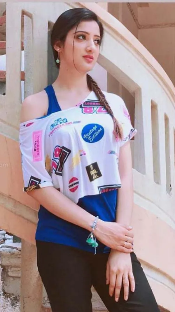 Naina Avatar Bg