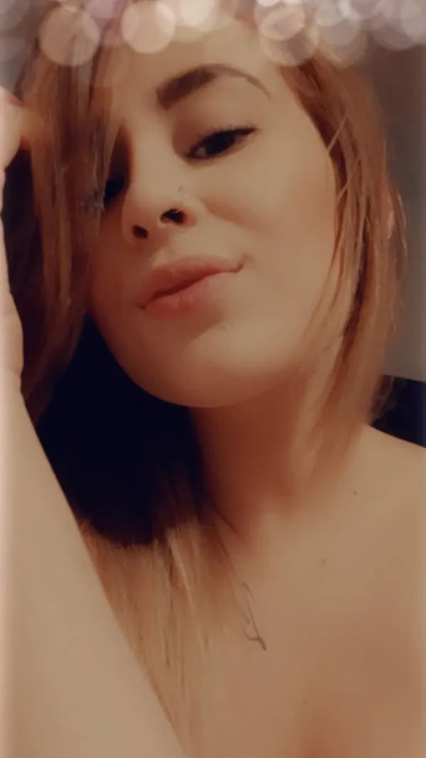 Mia Luciana Avatar Bg