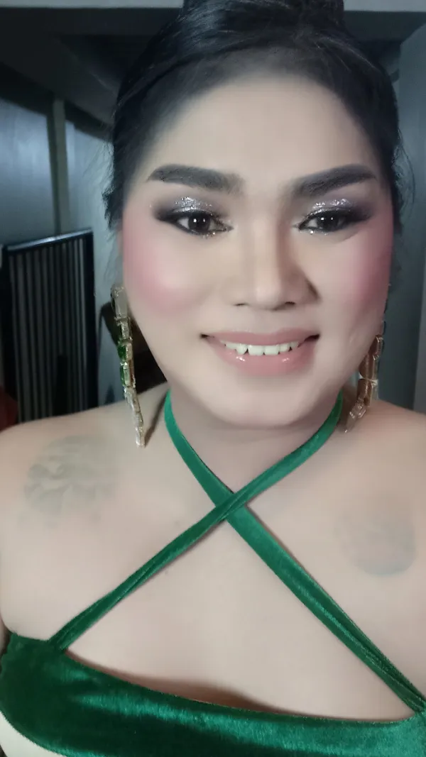 Mayora Loves Avatar Bg