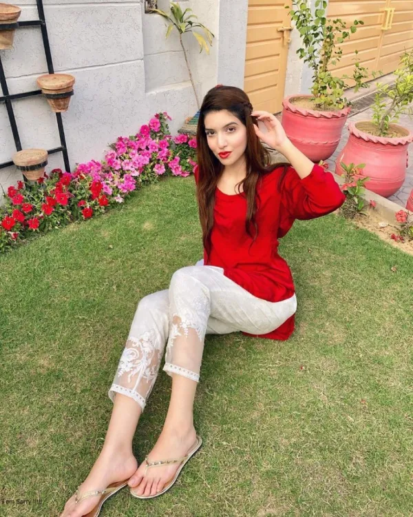Pakistani Elite Models Avatar Bg