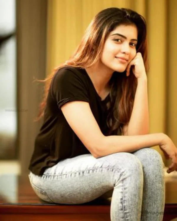 Miss Jabeen Khan Avatar Bg