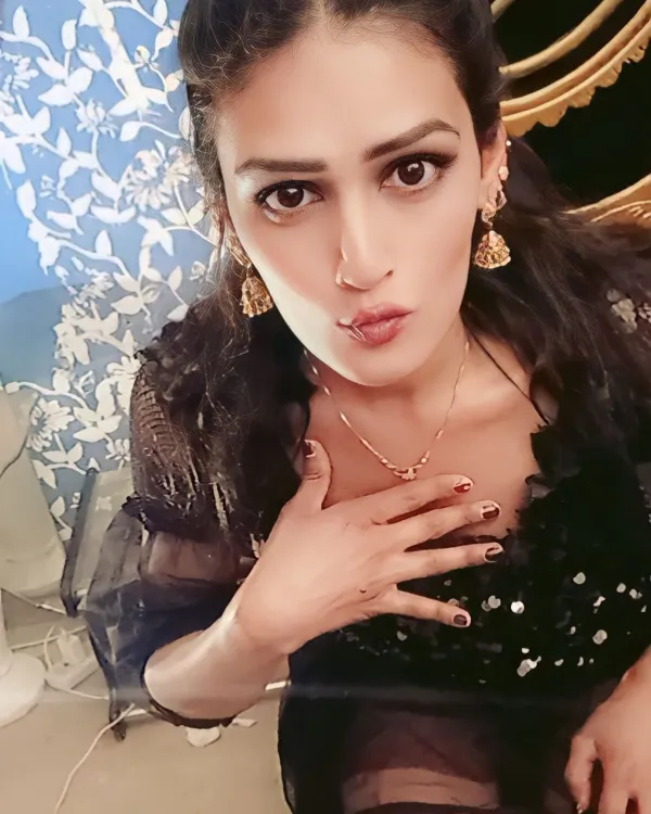 Sanam Jahan Avatar Bg