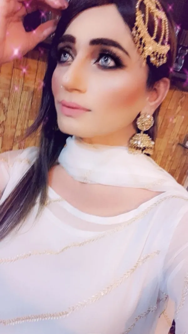Taniya Shemale Avatar Bg