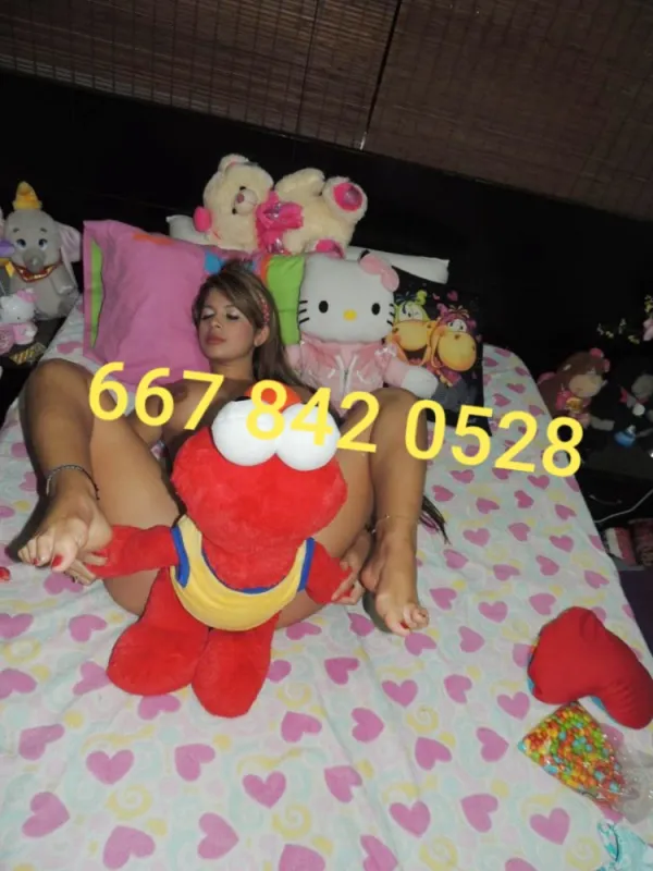 Lesly Avatar Bg