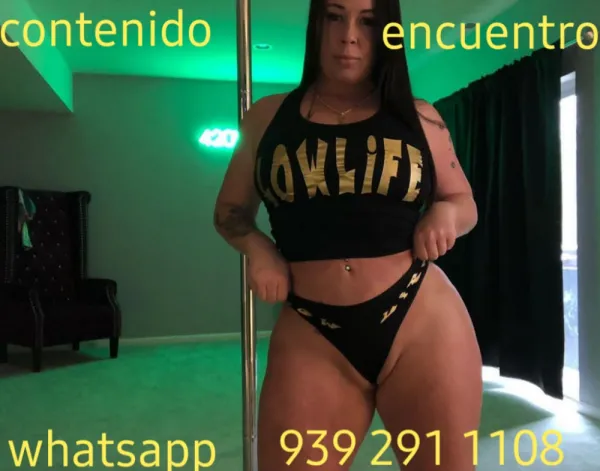 Lesly Avatar Bg