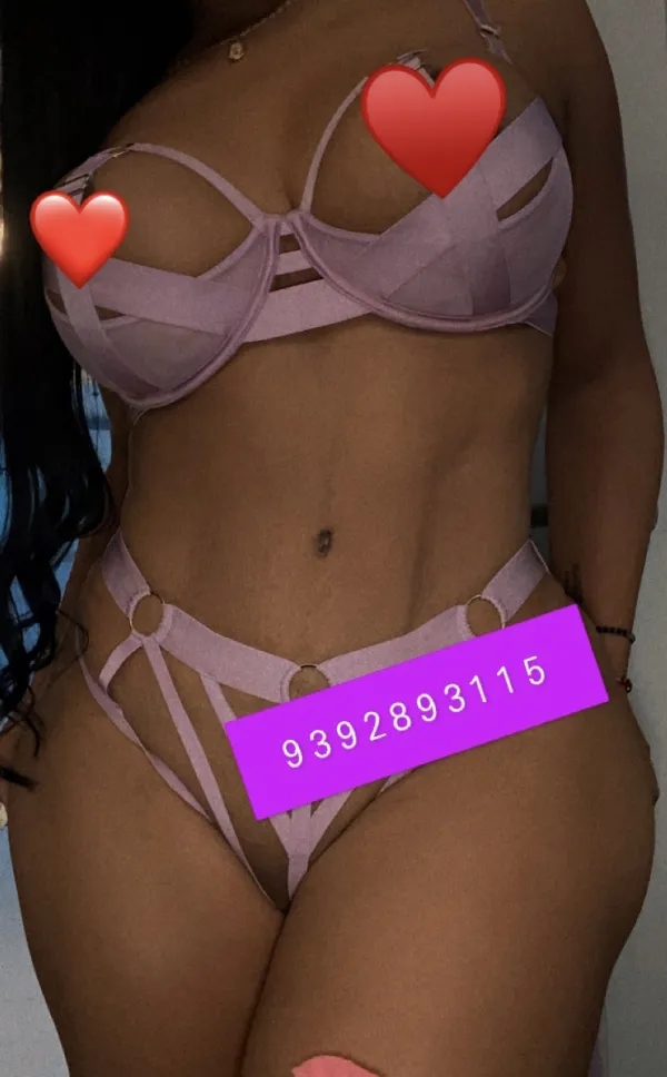Paolaguiiza Avatar Bg