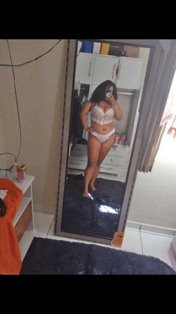 Camila Mulata Avatar Bg
