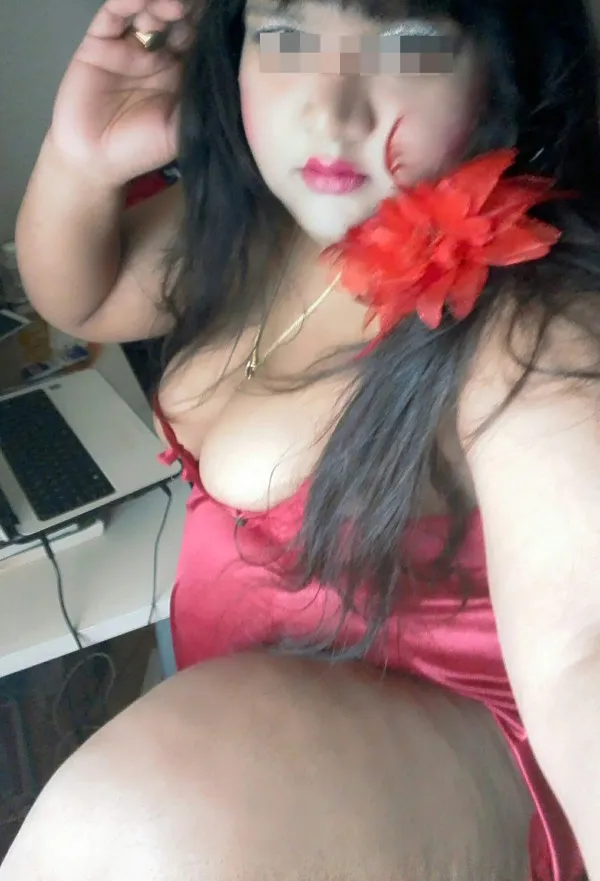 Whore Queen Jasmina Avatar Bg