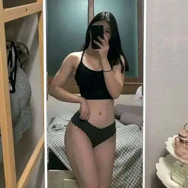 Mikaela Chilenaa La Top Avatar Bg