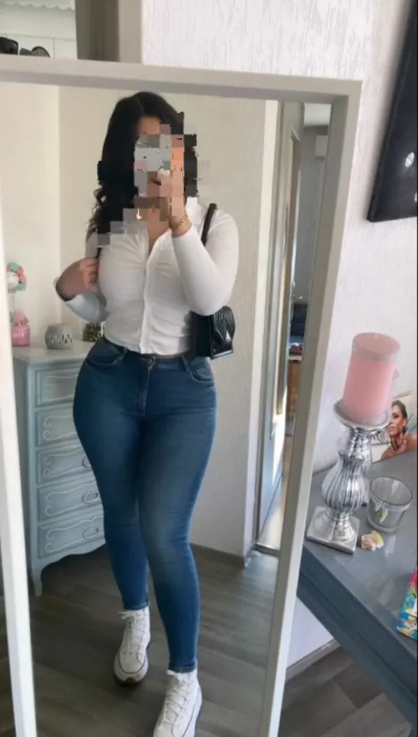 Valentina Tu Chica Ideal Avatar Bg