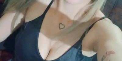 Cristal sexy jovencita rubia blanquita disponible