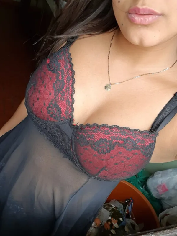 TAMY RUBIA ARDIENTE Avatar Bg
