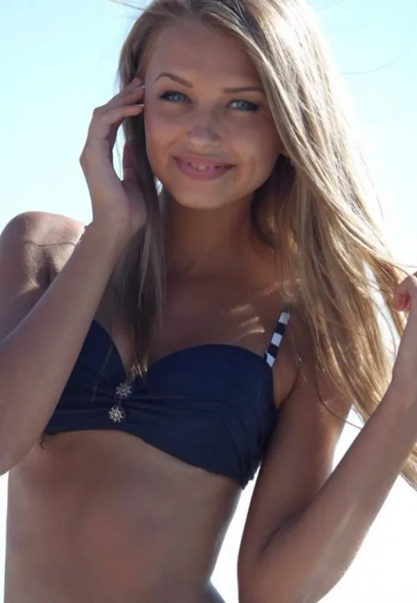 Lola Avatar Bg