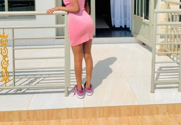 Lili Avatar Bg