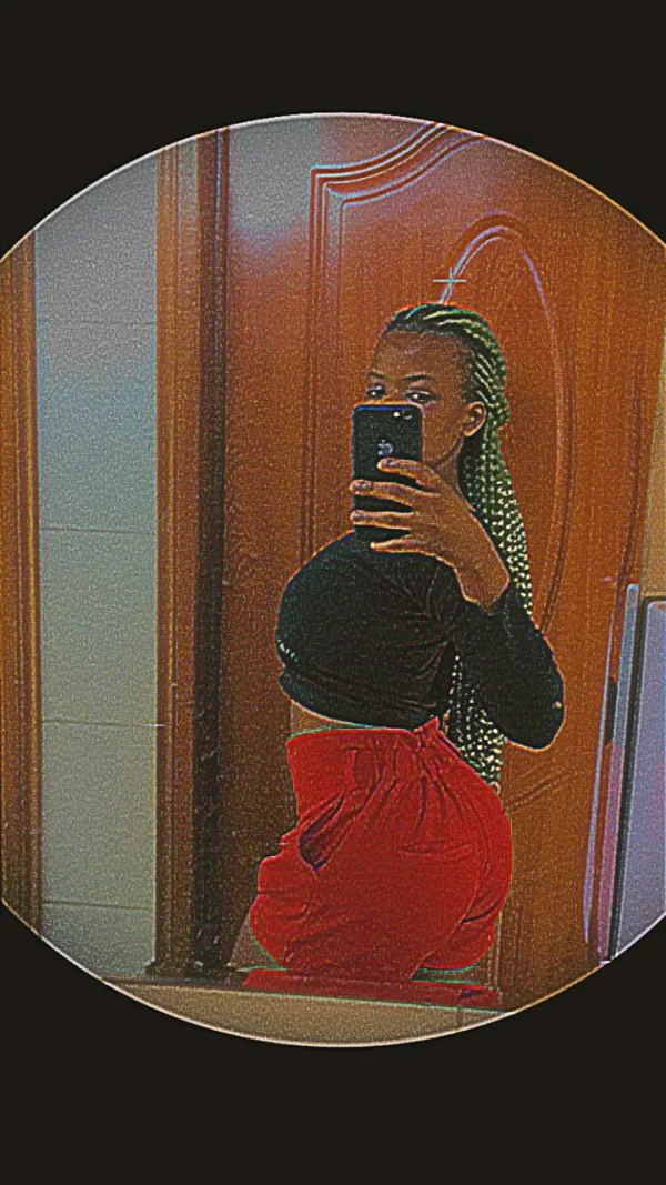 Esther Avatar Bg