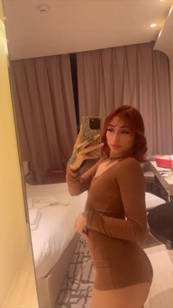 Omaira Avatar Bg