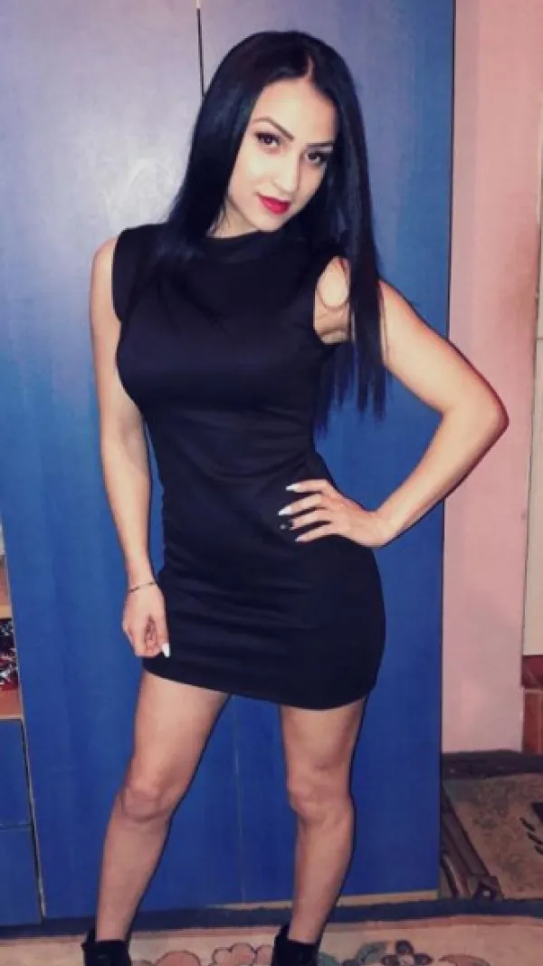 CRISTINA Avatar Bg