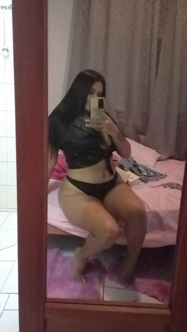 Liz Avatar Bg