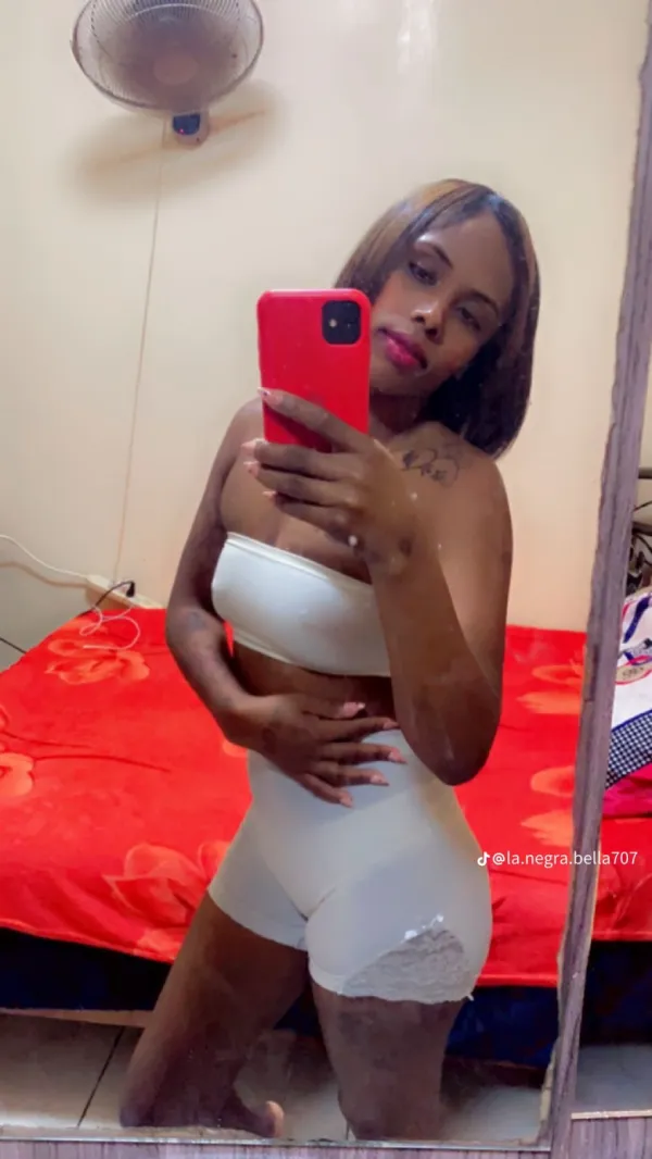 La Negra Vella Avatar Bg