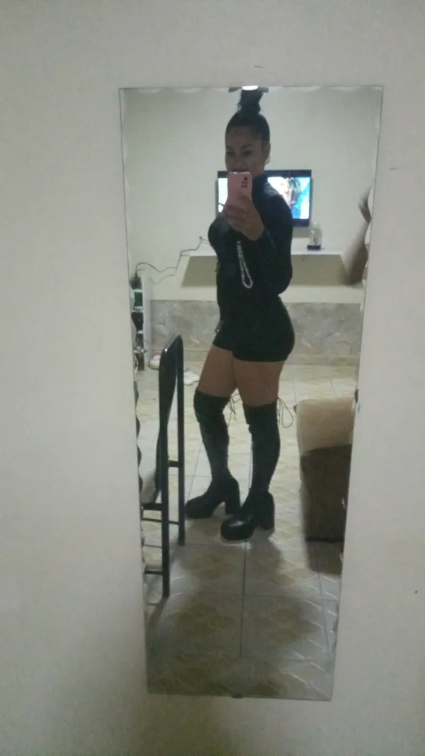 Rihanna Avatar Bg