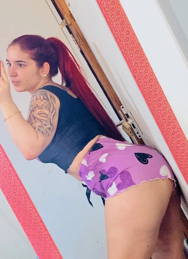 Roxy Avatar Bg