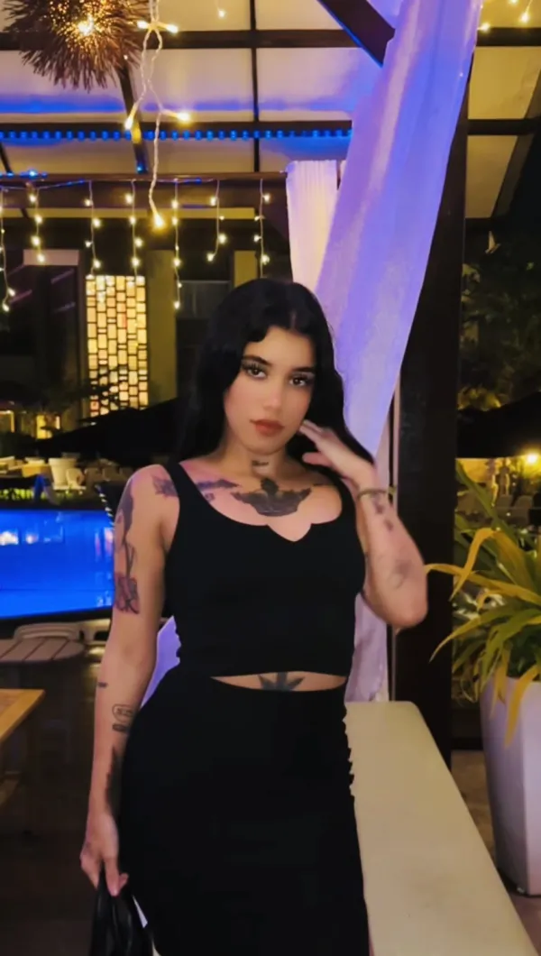 Helen Thalia Avatar Bg