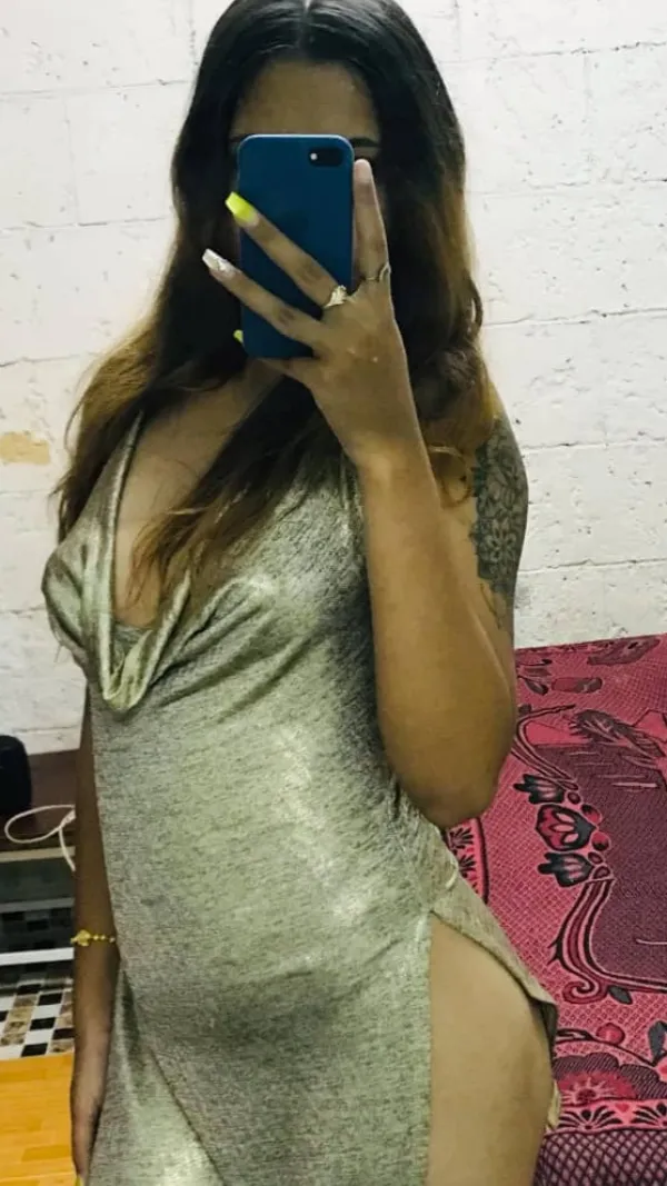 MAURA Avatar Bg