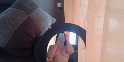 Soy Daniela una chica colombiana sexi complaciente ardiente delicada