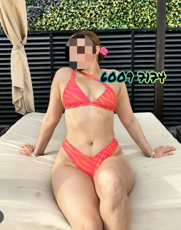 CAMILA Avatar Bg