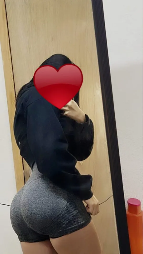 Isabella Avatar Bg