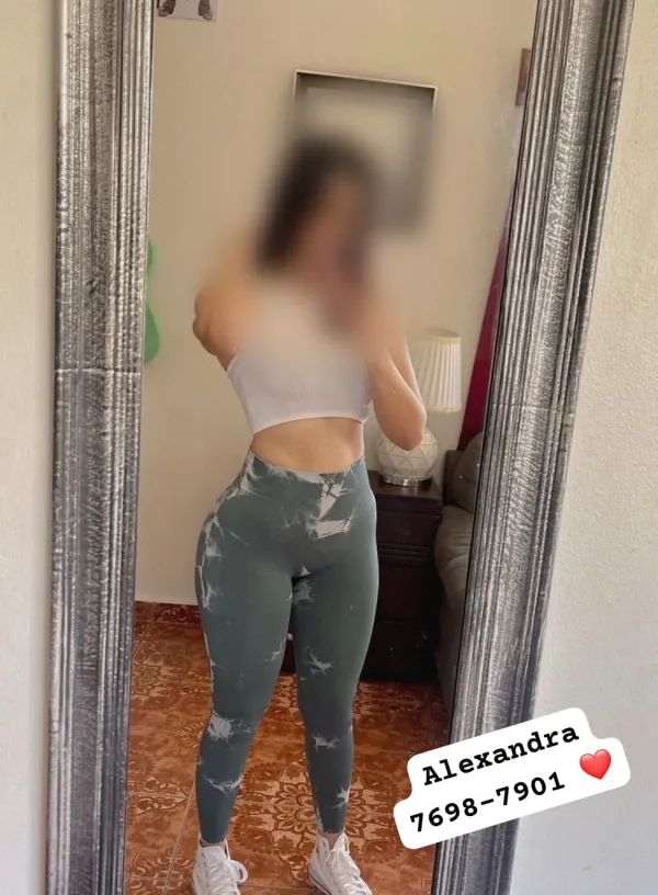 Paola Avatar Bg