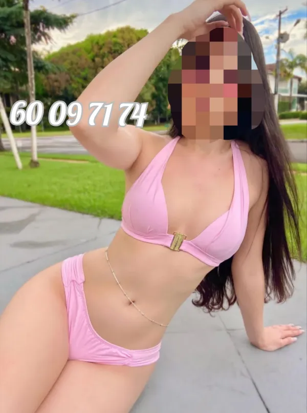 Camila Valladares Avatar Bg