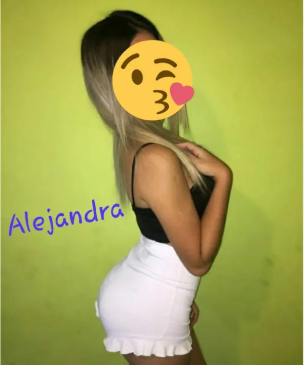 Alejandra Avatar Bg
