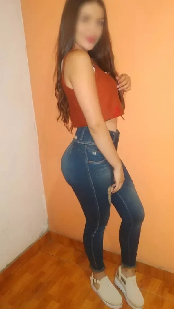 Raquel Avatar Bg