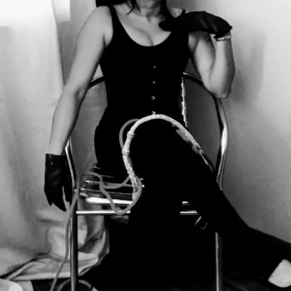 Mistress Pamela Avatar Bg