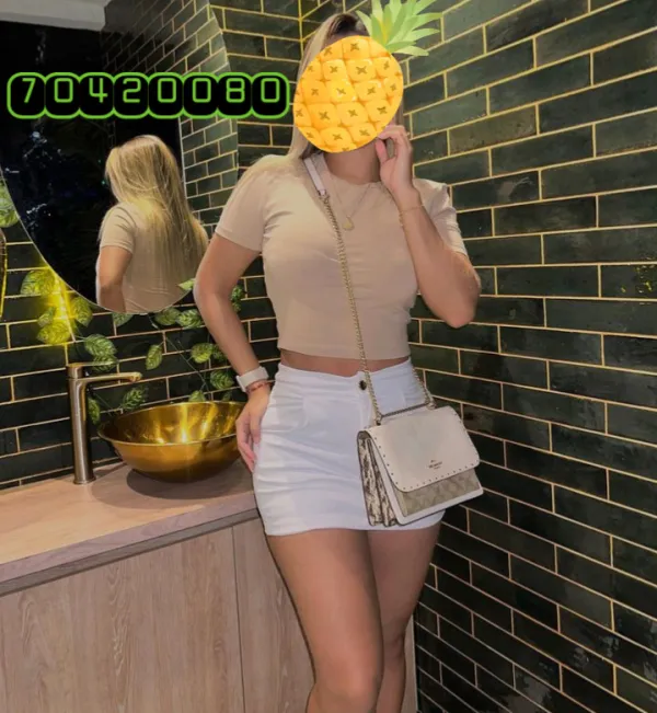 Ceci Avatar Bg