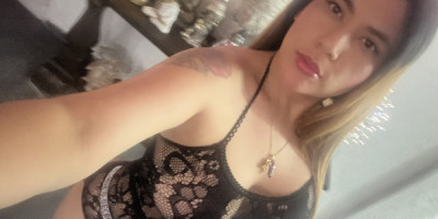 Soy Carolina una sexy chica Colombiana muy alegre