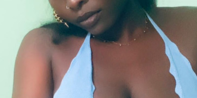 Je suis ravie que mon profil vous ait séduite. Faisons connaissance ! Je m'appelle Linda