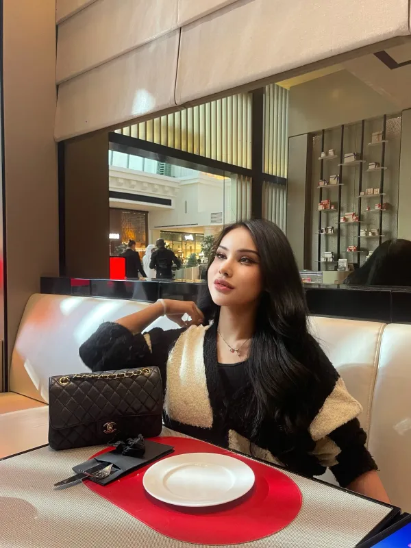 เอกรนทร ศรสำอางค Avatar Bg