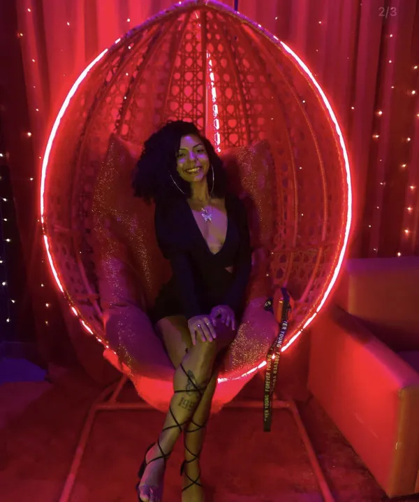 Letícia Dantas Avatar Bg